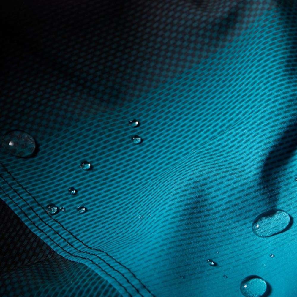 オニールのボードショーツ機能 オニールハイパードライで水をよく弾いて滑りが良くなり速乾性200%アップ