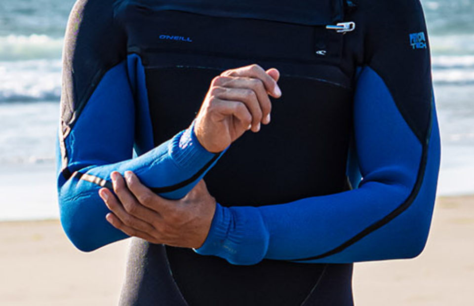 O'NEILL（オニール）商品情報イメージ ウェットスーツ着用写真